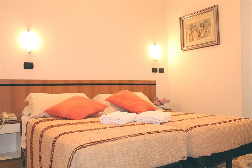 Hotel Maria Serena Rimini Esterno foto