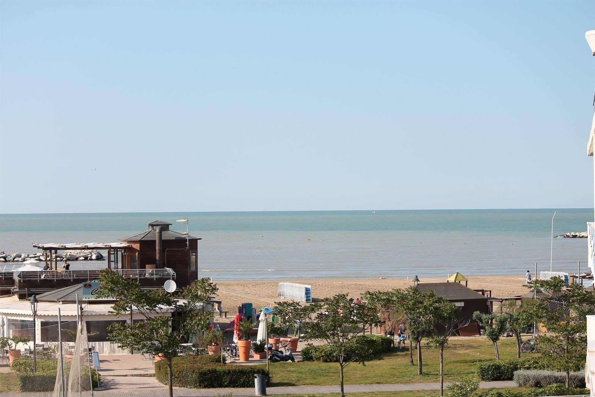 Hotel Maria Serena Rimini Esterno foto