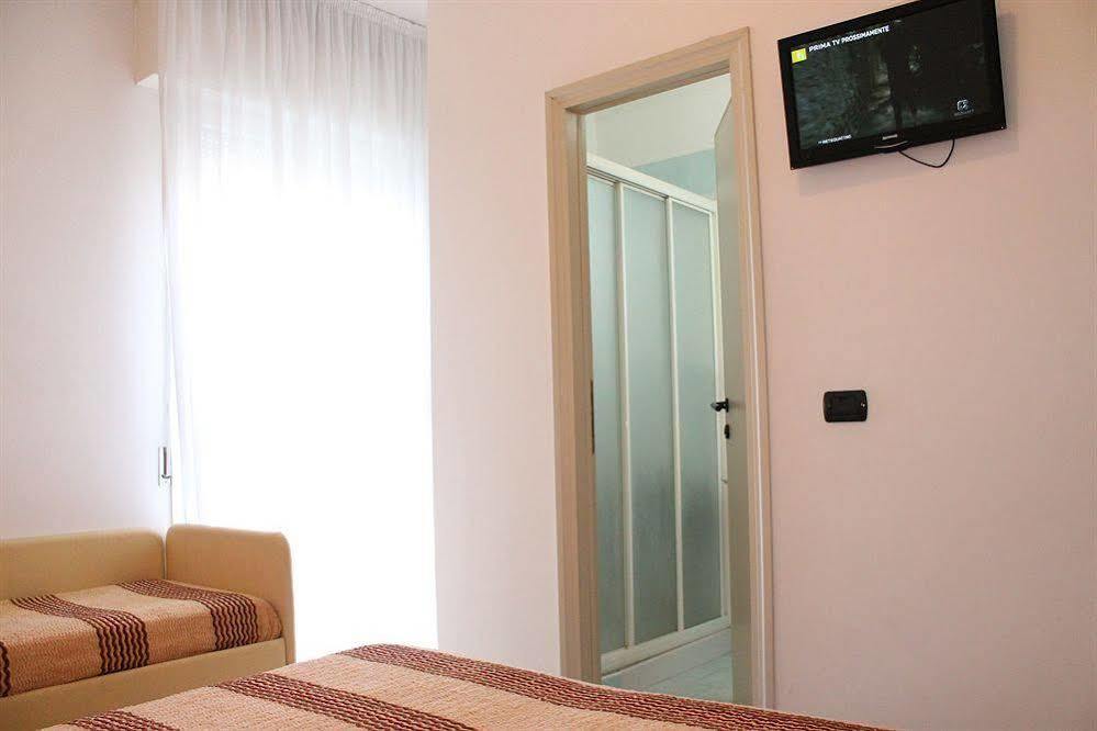 Hotel Maria Serena Rimini Esterno foto