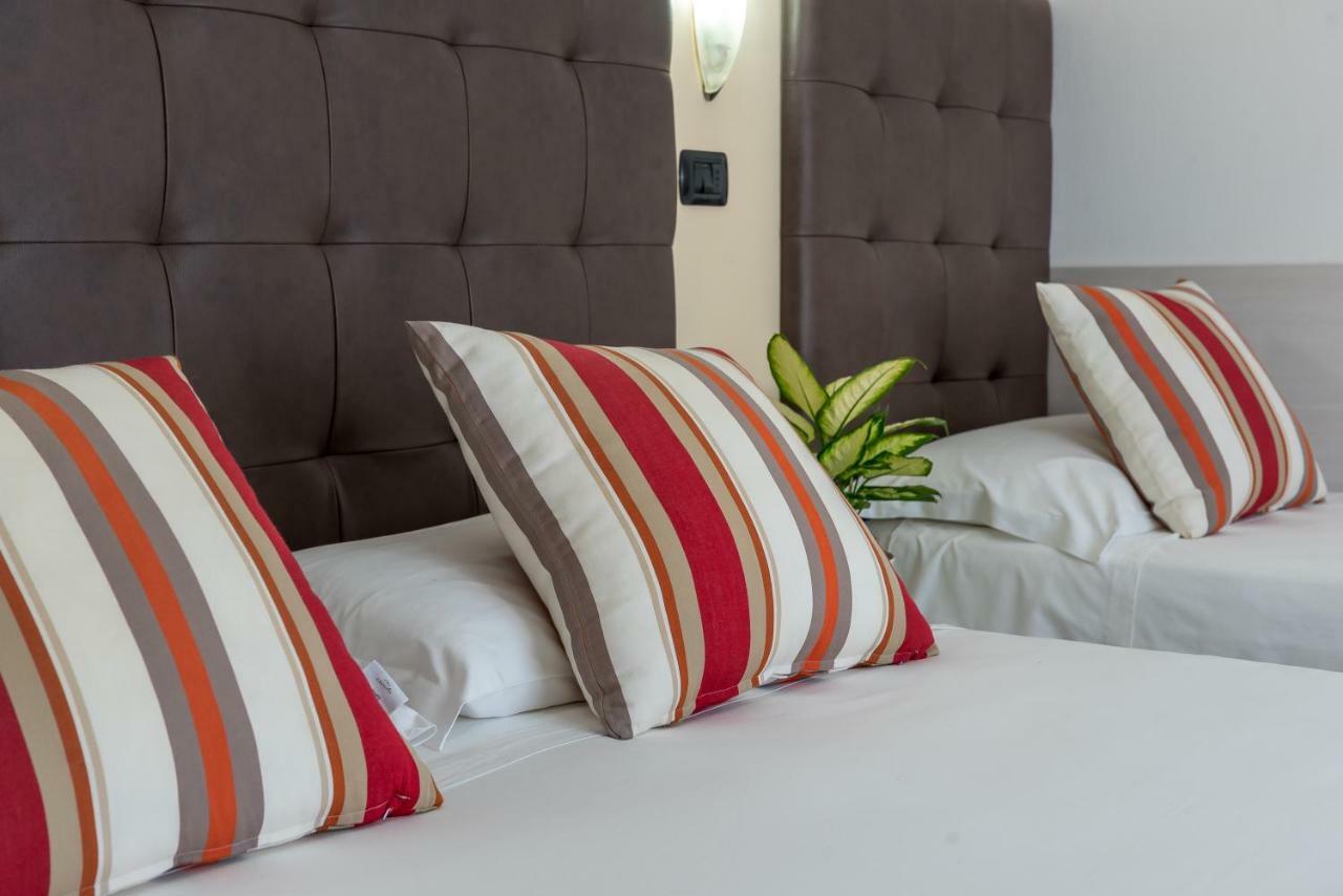 Hotel Maria Serena Rimini Esterno foto