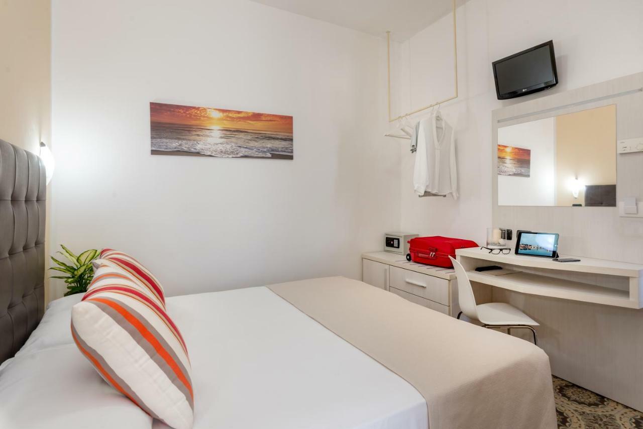 Hotel Maria Serena Rimini Esterno foto