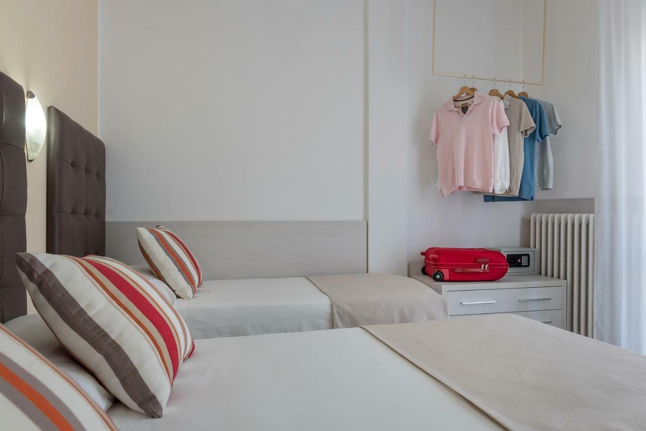 Hotel Maria Serena Rimini Esterno foto