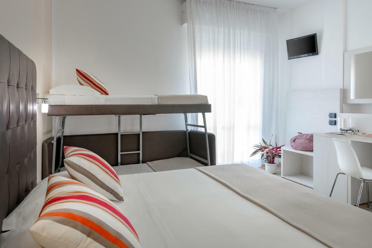 Hotel Maria Serena Rimini Esterno foto
