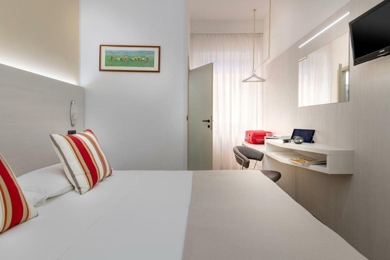 Hotel Maria Serena Rimini Esterno foto