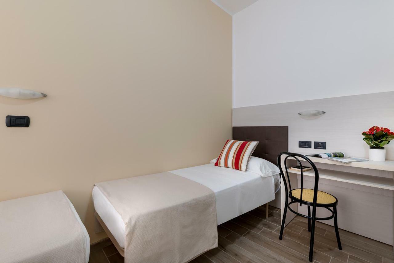 Hotel Maria Serena Rimini Esterno foto
