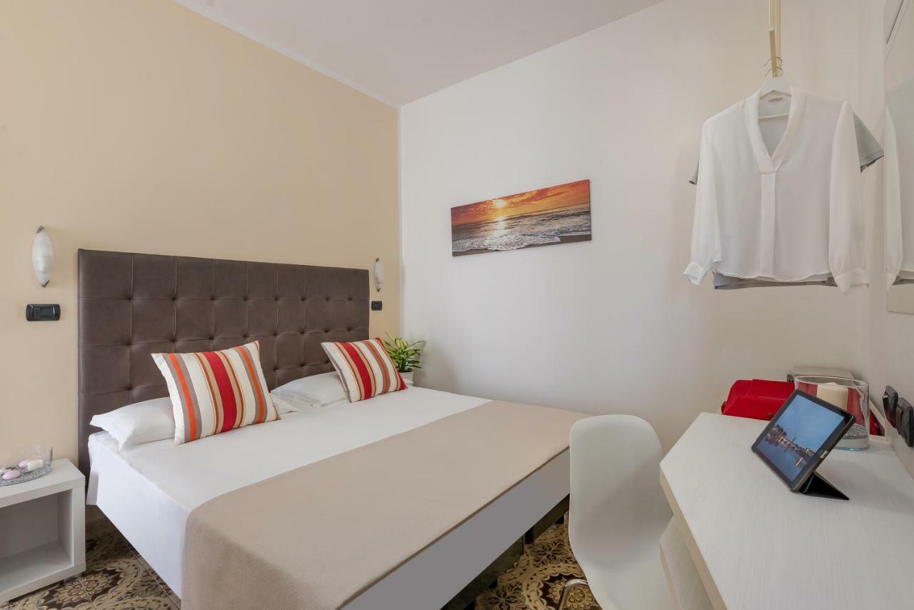 Hotel Maria Serena Rimini Esterno foto