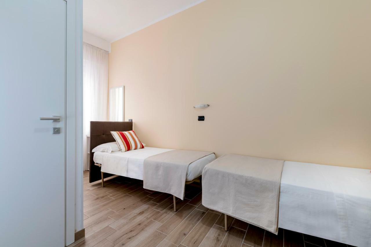 Hotel Maria Serena Rimini Esterno foto