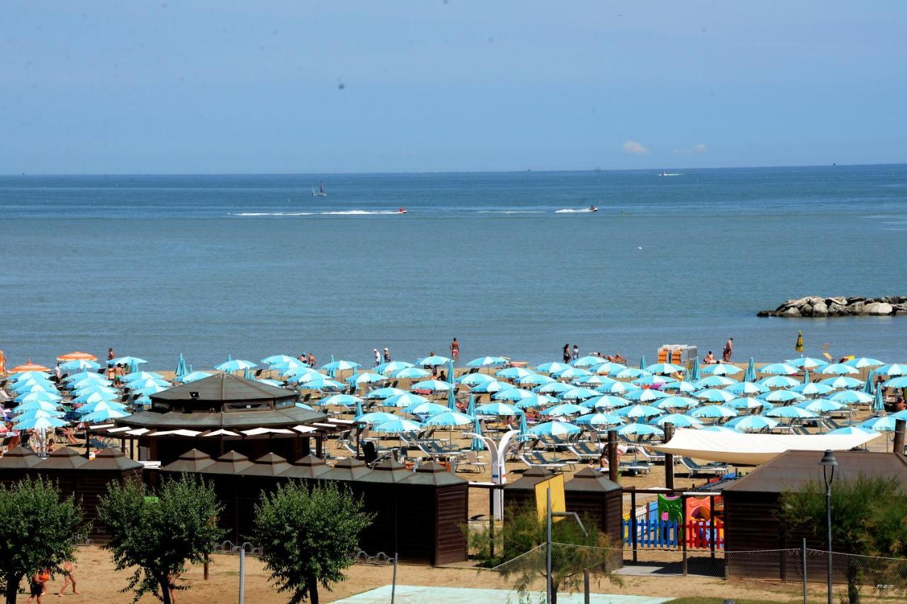 Hotel Maria Serena Rimini Esterno foto